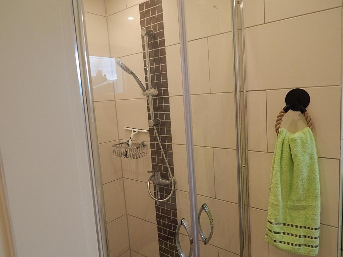Theunis Ferienwohnung Karlshagen エクステリア 写真