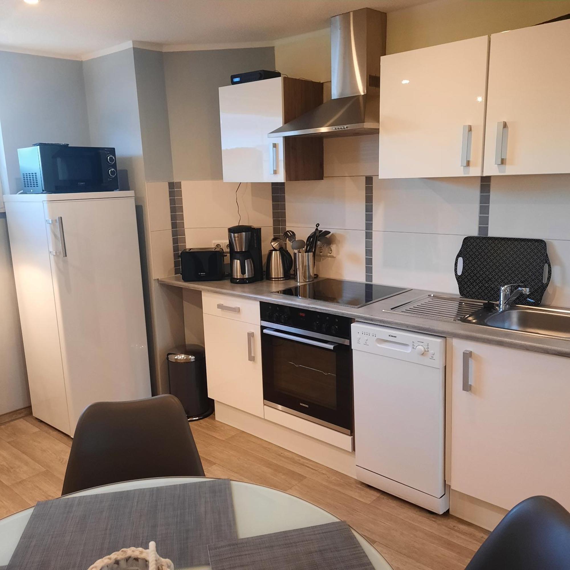 Theunis Ferienwohnung Karlshagen エクステリア 写真