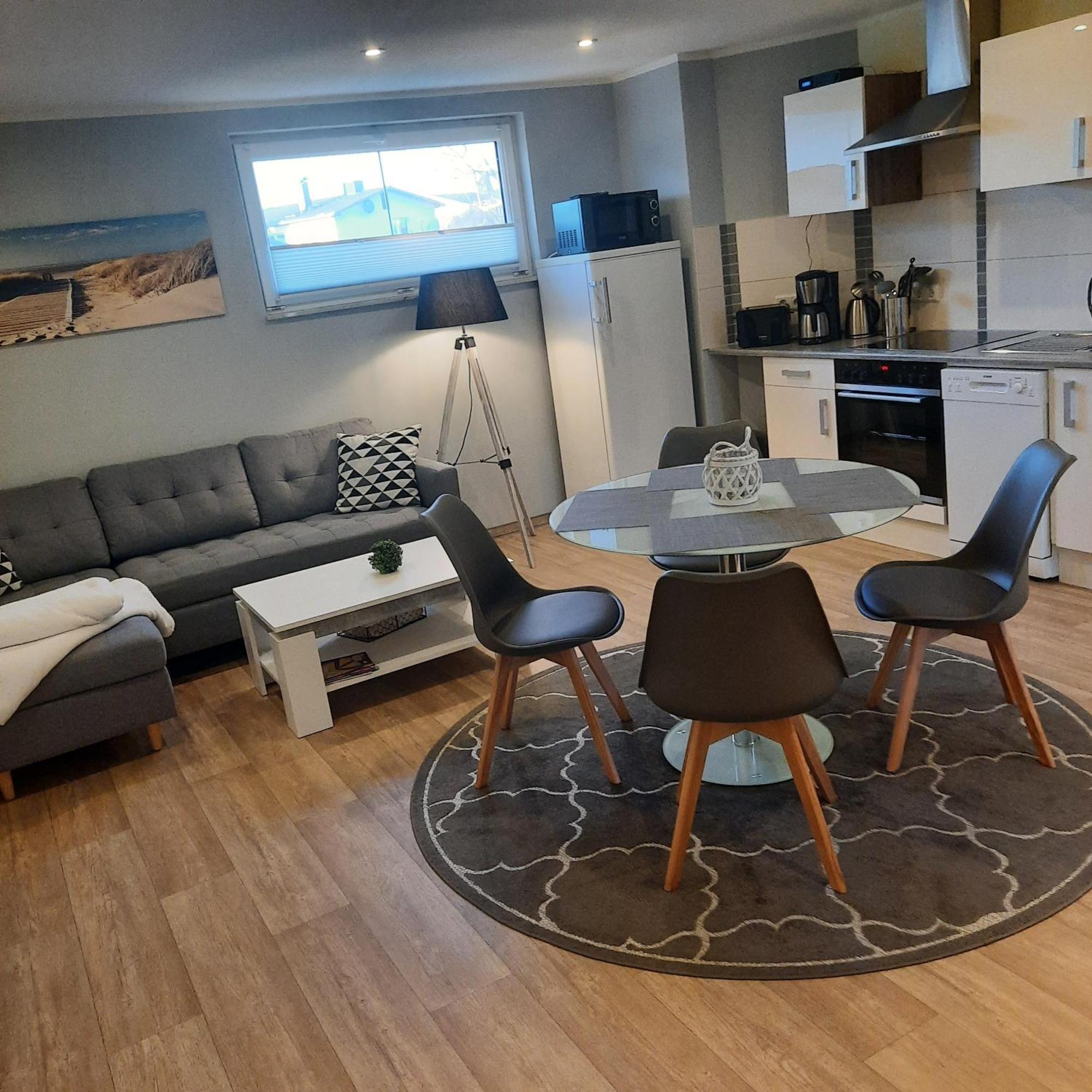 Theunis Ferienwohnung Karlshagen エクステリア 写真