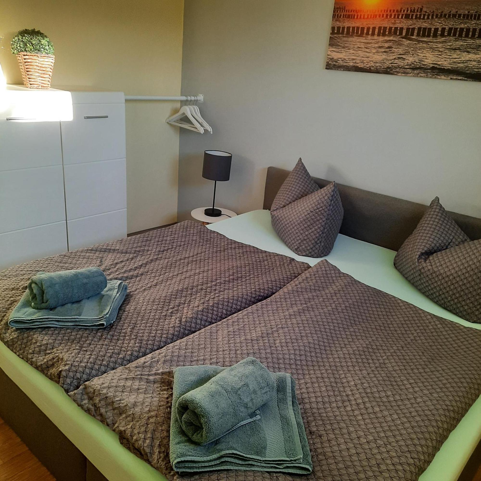 Theunis Ferienwohnung Karlshagen エクステリア 写真